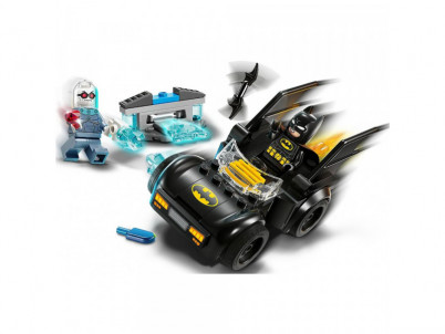 Batman a Batmobil vs. Mr. Freeze 76301