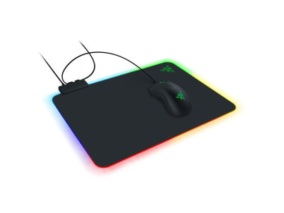 FIREFLY V2 Gaming Mouse Mat RAZER
