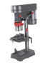 Stojanová vŕtačka so zverákom Worcraft DP03-13 by nemala chýbať v žiadnej správnej dielni. Vŕtačka je vybavená silným motorom s výkonom 350 W. K dispozícií ponúka výber z 5 rýchlostí. Vŕtačka dosahuje 580 - 2 650 otáčok za minútu. Využijete ju na vŕtanie do dreva, kovu, keramiky, plastu a pod. O pohodlnú prácu sa postará stôl vŕtačky s rozmermi 160 × 160 mm. Vŕtačka je vybavená praktickým ON/OFF prepínačom, ktorý slúži na zapnutie a vypnutie. K dispozícii je taktiež stupnica hĺbky merania. Bezpečnosť pri vŕtaní zaručuje praktický ochranný kryt. Vŕtačka a doska podnožky vŕtačky sú vybavené drážkami pre upevnenie upínacích nástrojov. Pomôže vám zabrániť nehodám a dokonca zvýši presnosť vŕtania, pretože obrobok bude v upevnenej polohe. Vreteno vŕtačky je vybavené hĺbkovým dorazom...