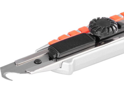 Nôž Strend Pro UKX-867-8, 18 mm, odlamovací, s kolieskom, čepeľ háčik, Alu/plast