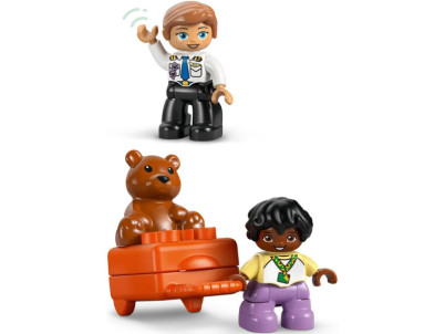 10443 Prvýkrát na letisku LEGO