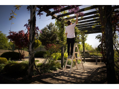 Rebrík Strend Pro, 4 priečkový, drevené štafle, 1,30 m, max. 150 kg