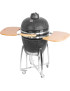 Keramický Kamado gril na drevené uhlie, inšpirovaný japonskou rúrou na ryžu, nadchol v 60. rokoch gril majstrov na celom svete.Keď ho raz vyskúšate, už sa ho nikdy nevzdáte, pretože gril disponuje výhodami, s ktorými tradičné grily súperiť nedokážu:• 2 cm hrubá keramická stena- vďaka nej je prijímané teplo, rovnomerne rozdeľované po celom vnútri grilu.• Vzduchotesné veko- gril pri spotrebovaní extrémne malého množstva paliva (až o 50% menej dreveného uhlia ako tradičné grily) dosahuje teploty v rozmedzí od 110 °C do 700 °C.• Oválny tvar- vďaka nemu sa v grile vytvára tepelný podtlak ako pri normálnej rúre, ktorý sa dá ovládať prostredníctvom posúvacieho vetráka na spodnej strane zariadenia čo...