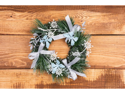 Veniec MagicHome Vianoce, prírodný, s mašľami a motýlmi, 35 cm