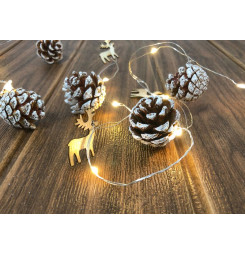 Reťaz MagicHome Vianoce Pine, 20x LED teplá biela, so zasneženými šiškami, 2xAA, jednoduché svietenie, osvetlenie, L-1,9 m