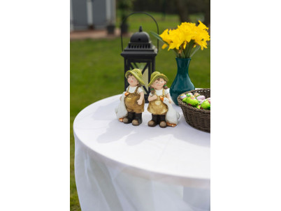 Dekorácia MagicHome, Chlapček s húskou v hnedom oblečení, keramika, 6,5x12,5x19 cm