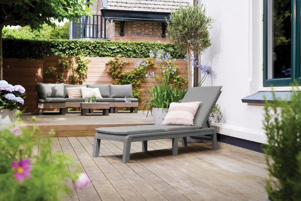 Ležadlo Keter Atlas sivé s polstrom